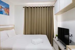 Elegant Studio Apartment at Springwood Residence - Room