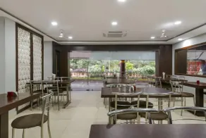 Dwaraka Inn - Restaurant