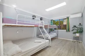 Gladstone Backpackers - Room