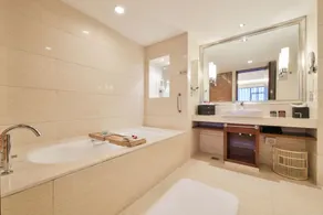 Hangzhou Haiwaihai Hotel - Bathroom