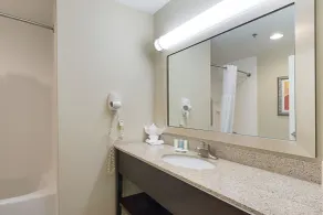 Comfort Suites Beachside - Salle de bain