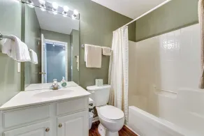 Charlotte Townhome w/ Deck: 18 Mi to Downtown! - Innenbereich