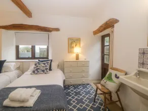 The Cider Barn - Room