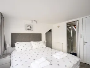 The Summerhouse - Room