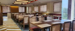 Raasvan, Vrindavan- AM Hotel Kollection - Restaurant