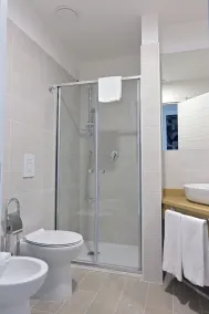 Hotel HE Roma - Badezimmer