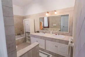 Maison de vacances avec jardin, terrasse et barbecue - Salle de bain