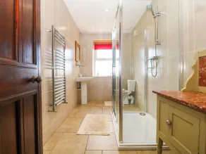 Trefollwyn Mawr - Bathroom