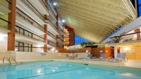 Holiday Inn Oakville Centre by IHG - Piscine