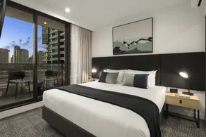 Quest NewQuay - Room