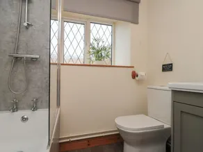 Milton Cottage - Bad