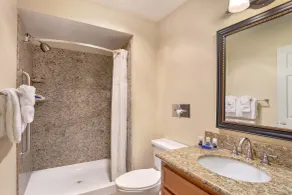 Lincoln Sands Oceanfront Resort, an Ascend Collection Hotel - Bathroom