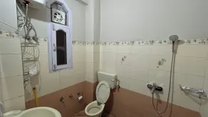 Hotel Kasauli Regency Stags Not Allowed - Bathroom