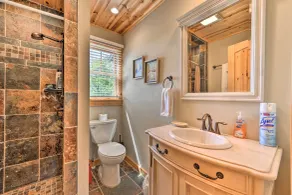 Blue Ridge Parkway House w/ Mountain Scenery! - Innenbereich
