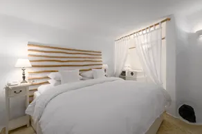 Iconic Santorini, a Boutique Cave Hotel by Sandglass - Chambre