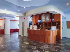 POPI STAR HOTEL - Reception