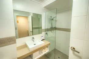 Albany Motel & Apartments - Bathroom