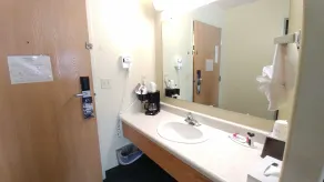 Super 8 by Wyndham McCall - Salle de bain