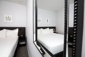 The Metrotel - Chambre