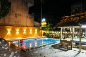Odyssey Hostel, Tours & Motorbikes Rental - Pool