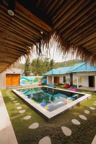 Waiwas Hostel - Pool