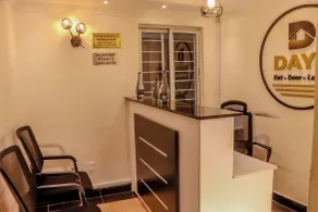 DAYO SUITES AND HOTEL - Receção