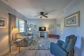 Serene West Cape May Getaway: Walk to Beach! - Innvendig