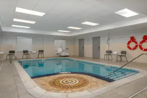 Spark by Hilton Rahway - Piscine