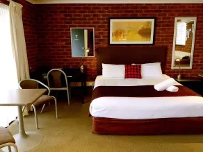 Admiral Motor Inn - Room