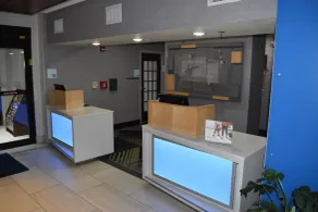 Holiday Inn Express Hotel & Suites McPherson by IHG - Réception