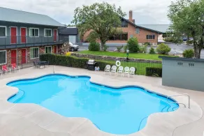 Days Inn by Wyndham Show Low - Piscine