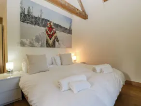 Hazel Manor Wing - Rum