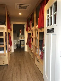 Eastside Guesthouse and Bivy - Chambre
