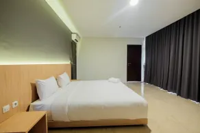 Comfy 3BR at L'Avenue Apartment Pancoran By Travelio - Rum