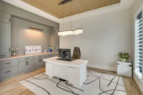 Luxe Plymouth Group Getaway w/ Office & Foosball - Interiör