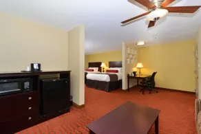 Quality Suites Nashville Airport - Habitación
