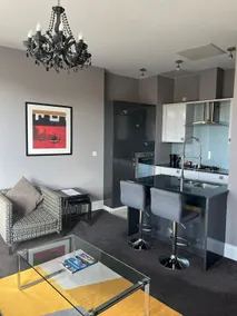 Kensington House by Warren Collection - Room