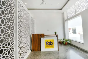 Jaswinder Bhawan - By The Ganges - Reception