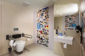 Holiday Inn - the niu, Mesh Stuttgart Messe by IHG - Salle de bain