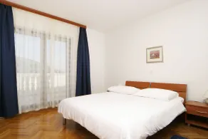 Apartments Pucisca - Room