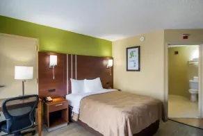 Stayable Jax West - Room