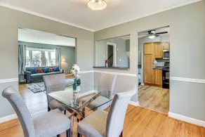 4 Mi to Northwest Stadium: Inviting Home! - Interior