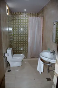 Hotel The Omaira - Bathroom