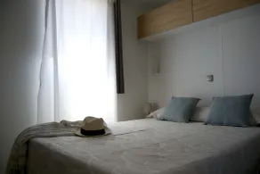 Tres Estrellas Barcelona by HolaCamp - Chambre