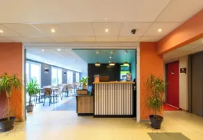 B&B HOTEL Compiègne Thourotte - Reception
