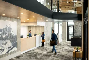 Peaks Hotel and Suites - Lobby