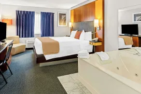 Americas Best Value Inn & Suites - Tahquamenon Country - Chambre