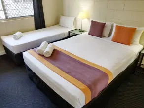 Coconut Grove Holiday Apartments - Room
