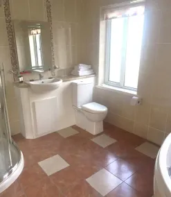 Óstán Loch Altan - Baño