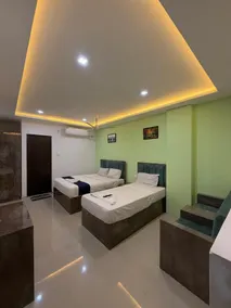 Queens Residency - Kochi - Room